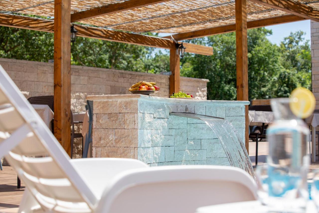 Hotel Natura Vilanija מראה חיצוני תמונה