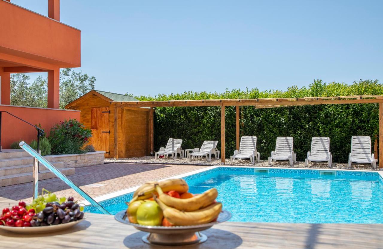 Hotel Natura Vilanija מראה חיצוני תמונה