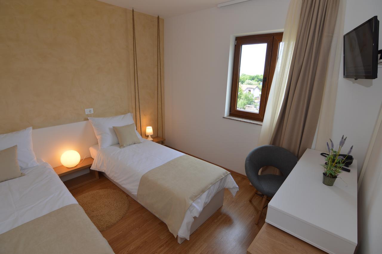Hotel Natura Vilanija מראה חיצוני תמונה